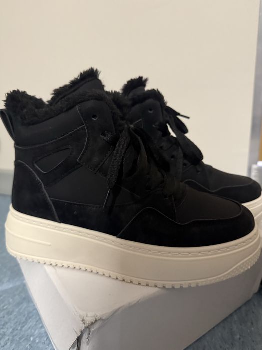 Зимние кроссовки из эко-кожи