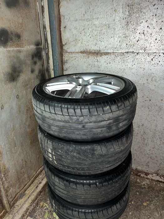 Продам диски на 18 с резиной