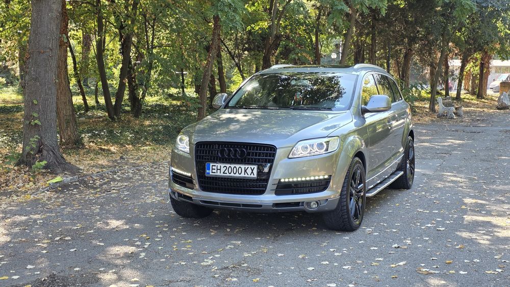 AUDI Q8 quattro S-LINE 3.0