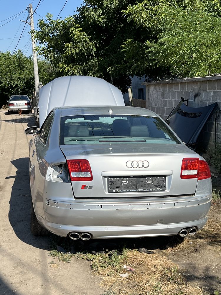 Audi S8 5.2 v10 d3 на части