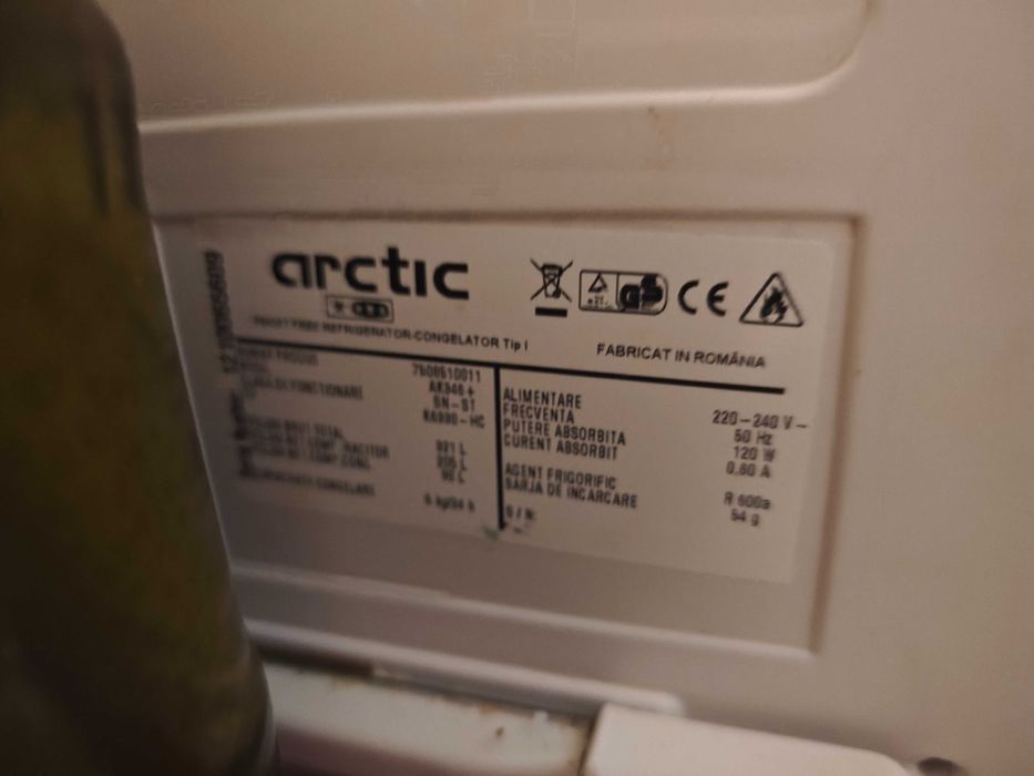 Vând combina frigorifica arctic