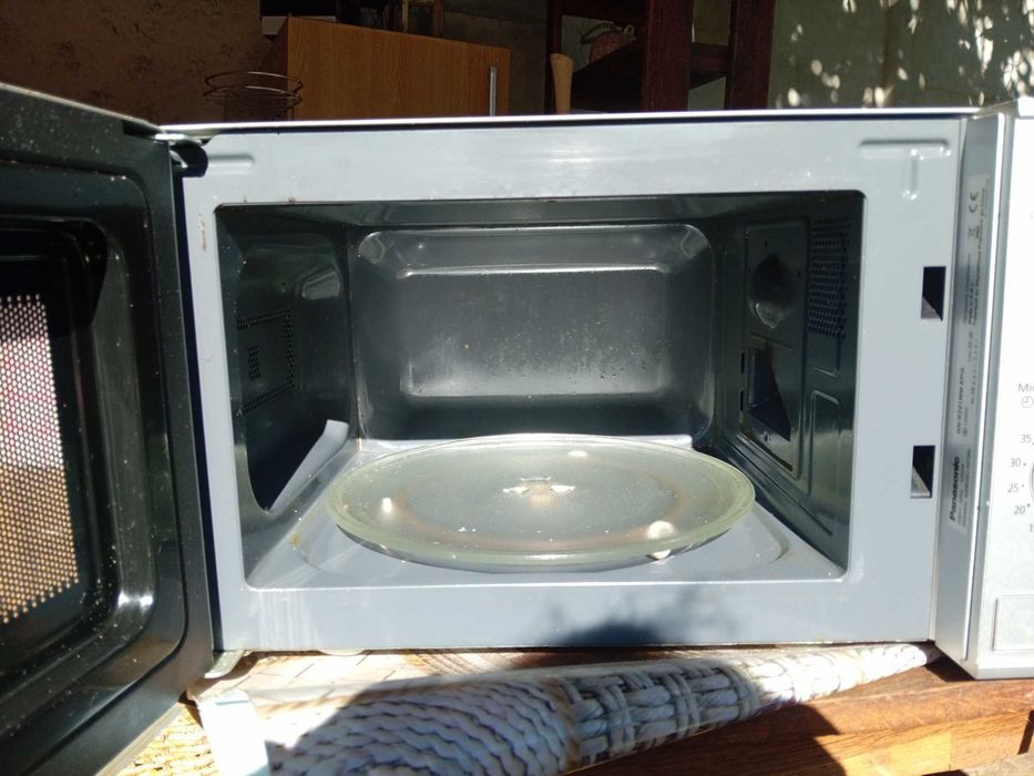 cuptor microunde panasonic  1000W