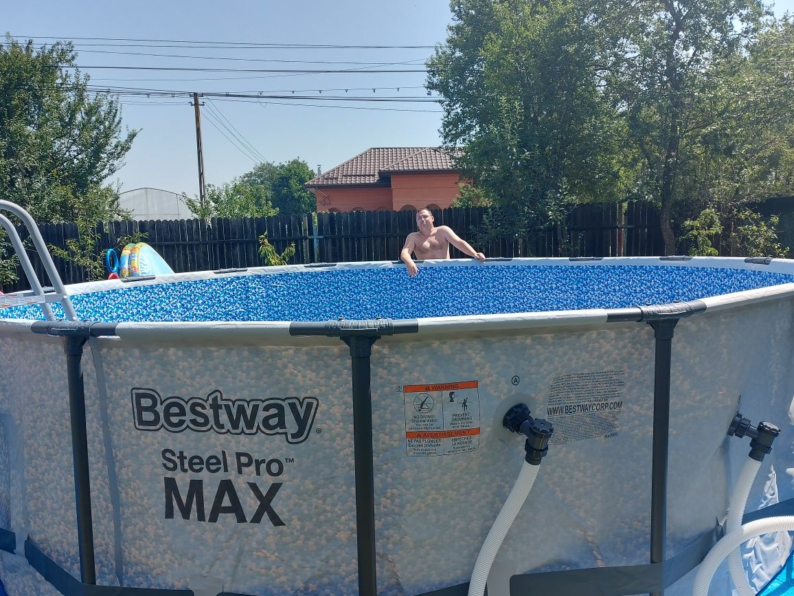 Piscina Bestway Steel Pro MAX, pompa, scara si prelata 4,88 x 1,22 m