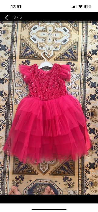 Платья нарядное для девочек 3-4года