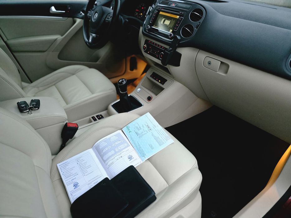 Tiguan edition 2L Diesel  Led Xenon Navi parkAsist carte service tüf