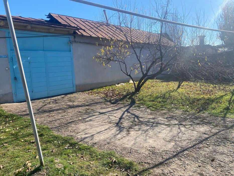 Oqtosh Xovli uy sotiladi