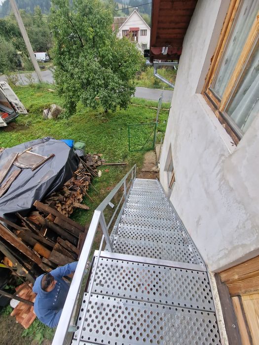 Scari metalice galvanizate