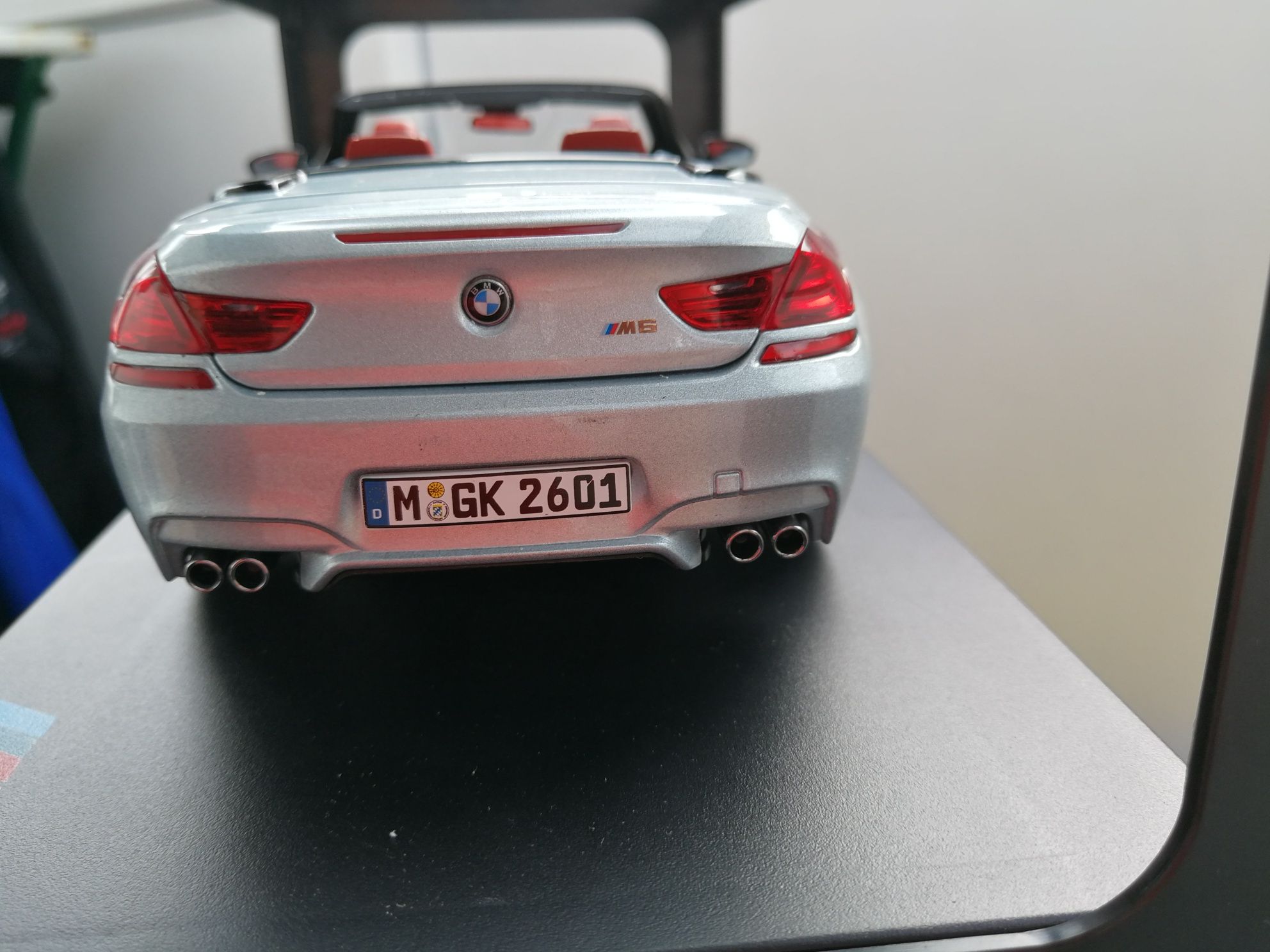 PARAGON BMW M6 CONVERTIBLE SILVER machetă din metal scara 1:18