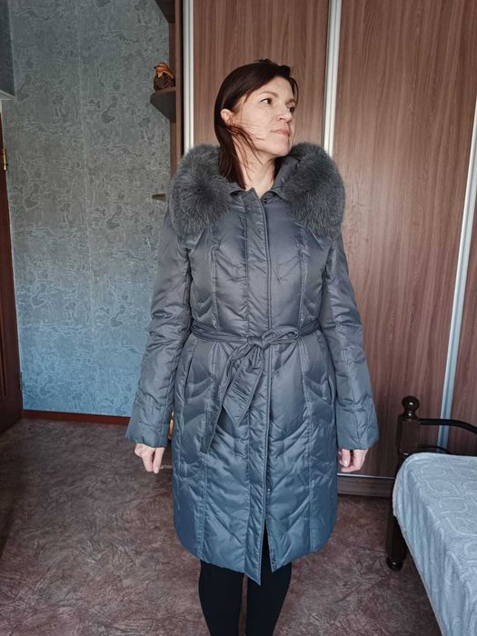 продам пуховик почти новый