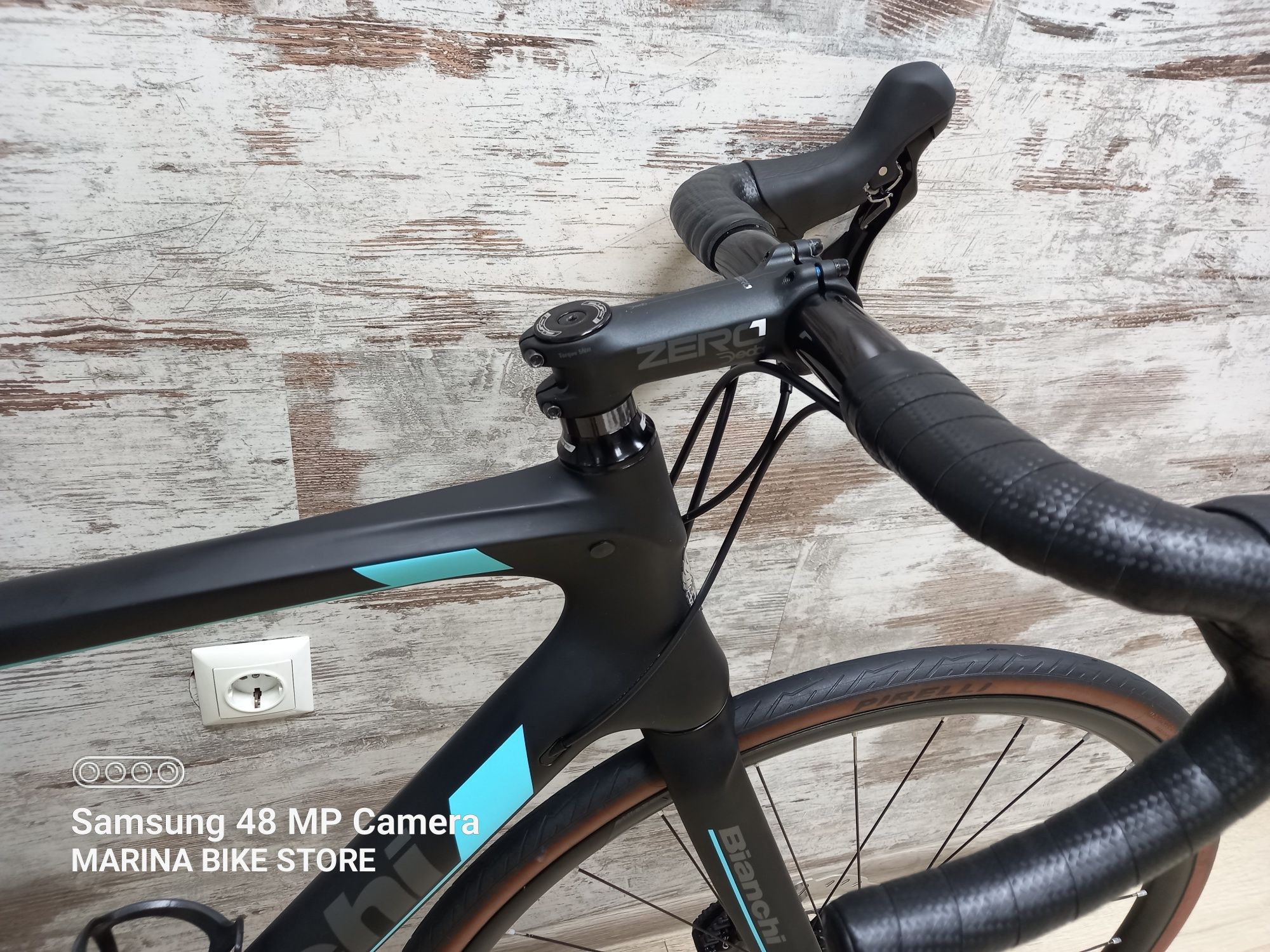 Карбонов шосеен велосипед Bianchi Intenso Disc 105 R7120 Fulcrum