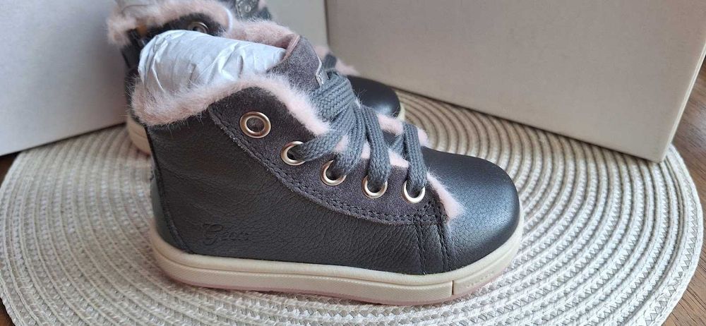 Нови боти/ботуши/апрески на Sorel, UGG, Geox - н. 22