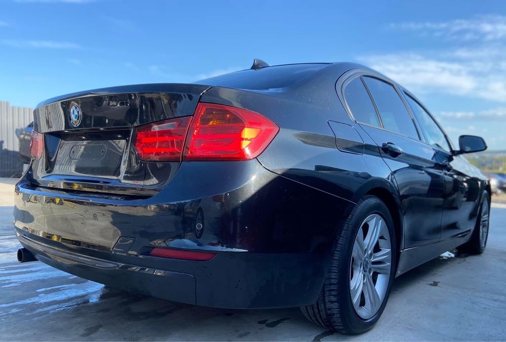 Dezmembrez BMW 318d F30 Sport Line,Recaro,Navi,volan Sport jante 392