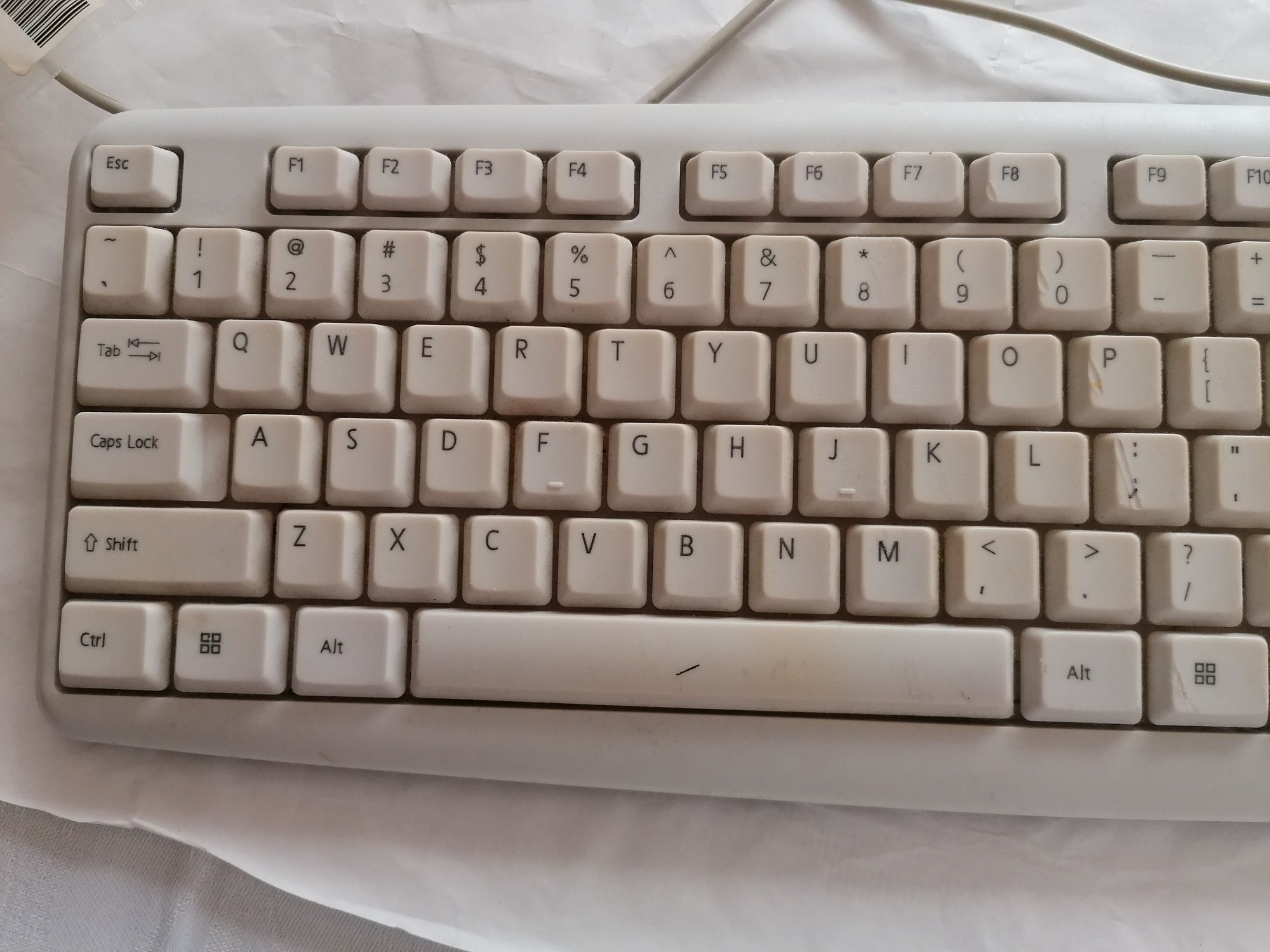 Tastaturi omega negre