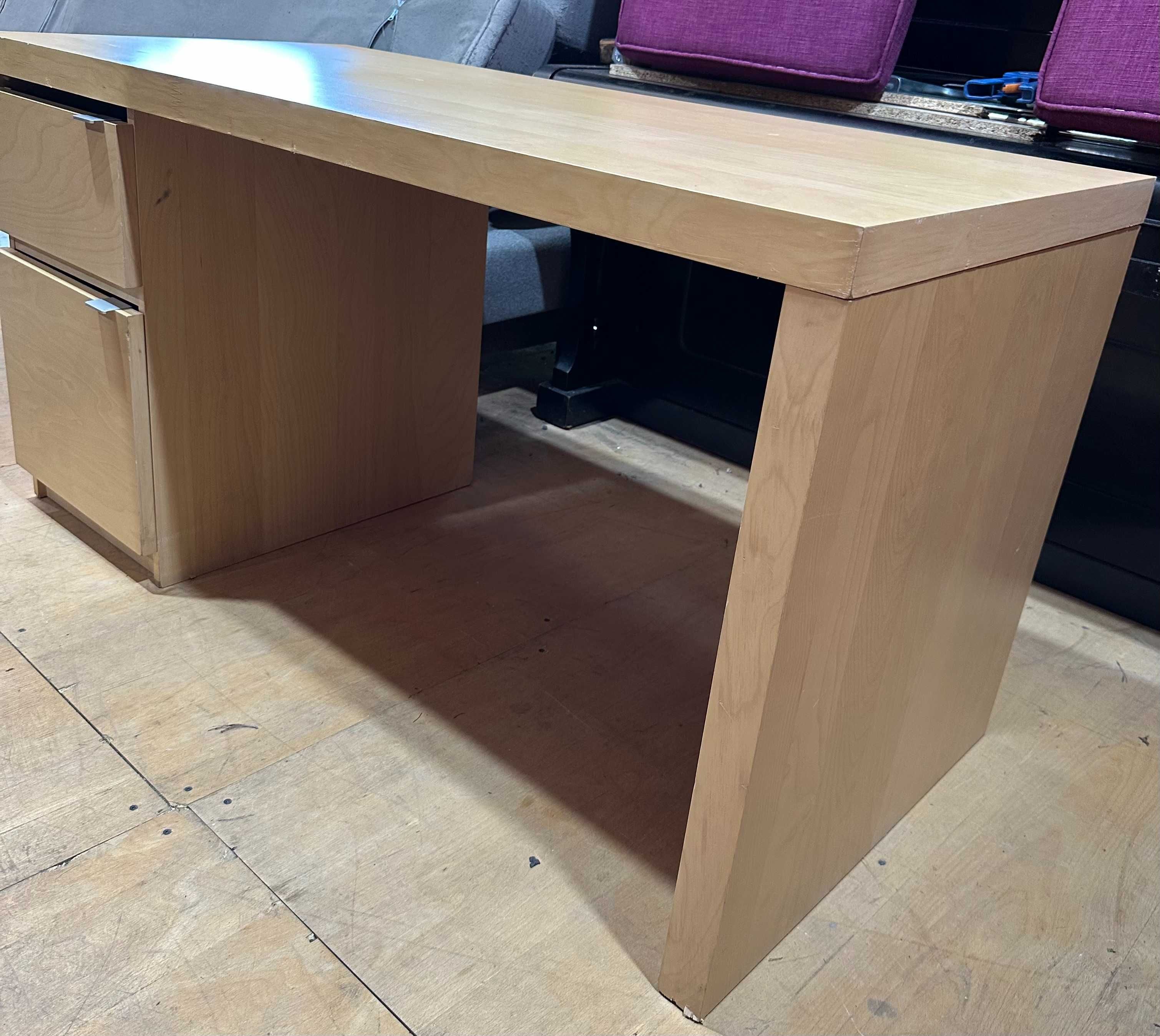 Birou solid cu usa si sertar; Birou cu blat 140x65 cm; Masa de lucru