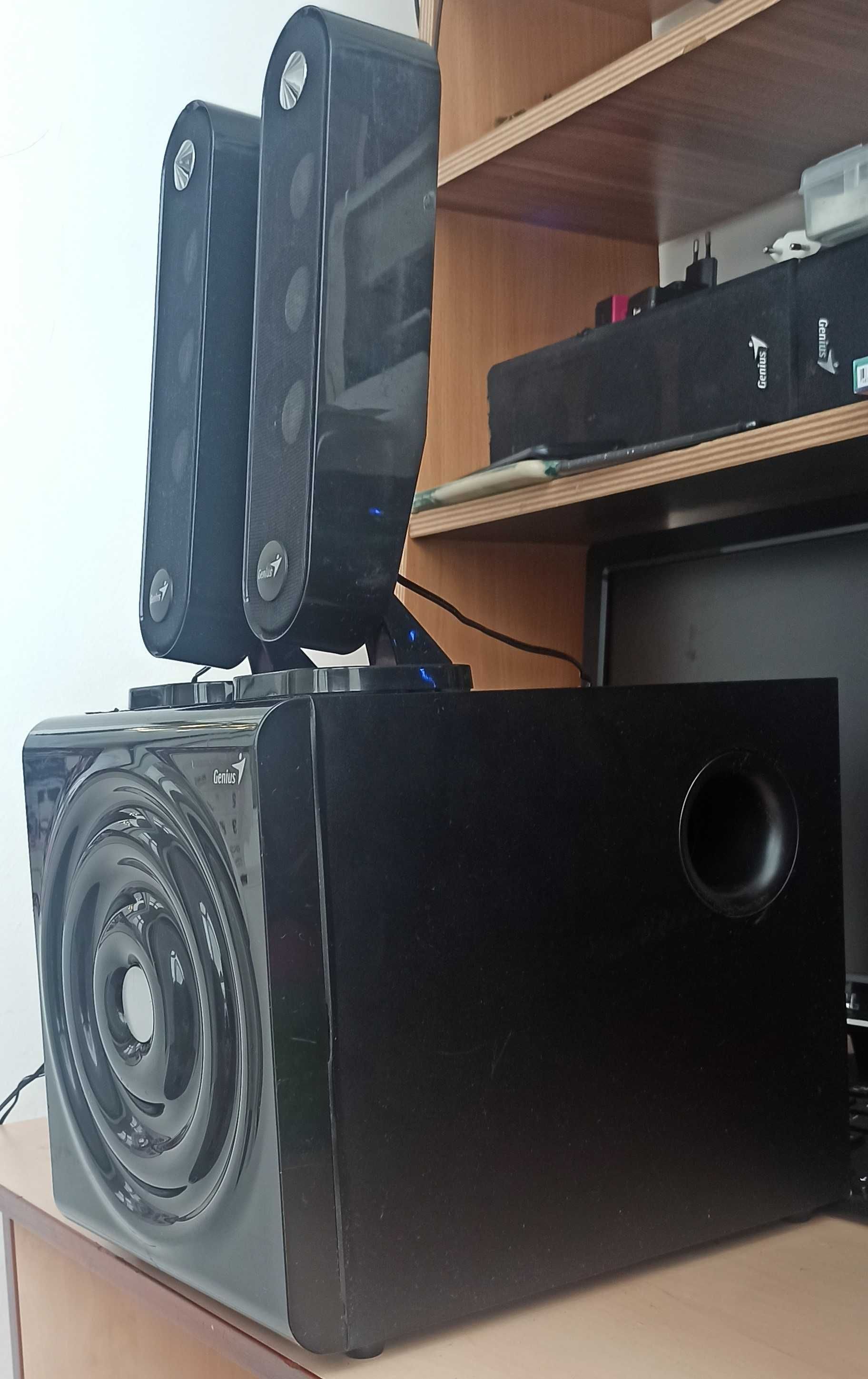 Продам акустическую систему 2.1 Genius