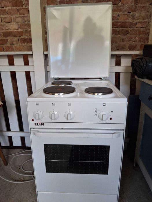 Aragaz electric cu 3 ochiuri