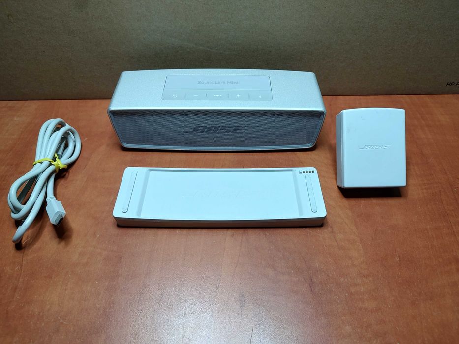 Boxa portabila Bose SoundLink Mini Bluetooth Series II Silver Completa