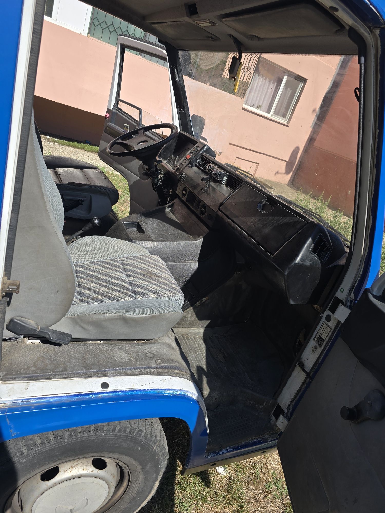 Mercedes Benz MB 100