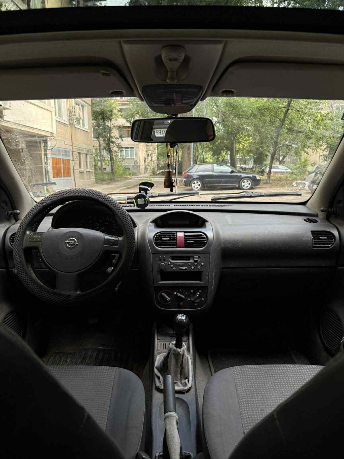 Продавам ОПЕЛ КОРСА 1.7 DTI двувратка 2003г.