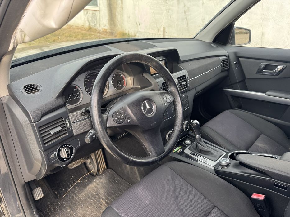 Dezmembrez Mercedes Glk220