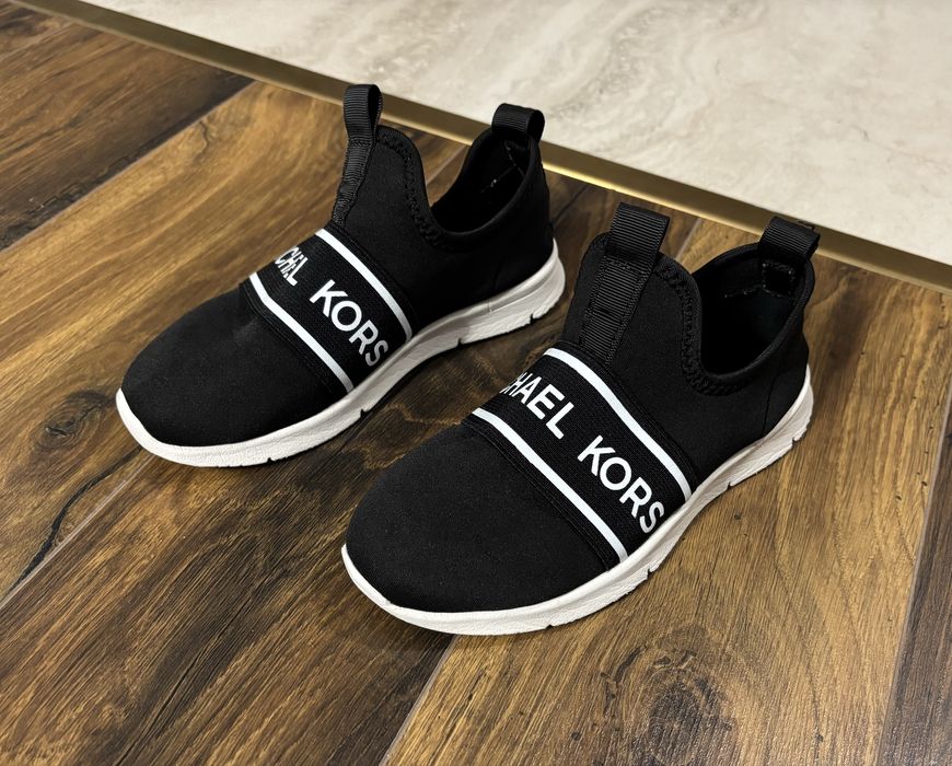 Adidasi slip on Michael kors