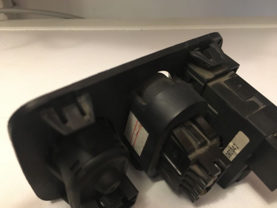 Panou Butoane Buton Reglaj Oglinzi Faruri Dezaburire Reanult Symbol