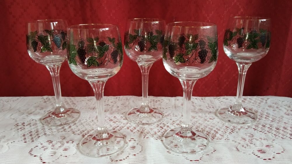 Хрустальные фужеры и рюмки