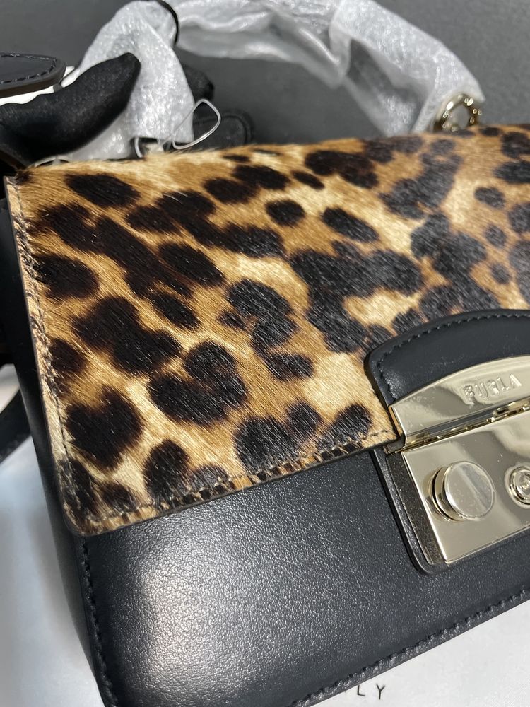 Furla Metropolis чанта с животински леопардов принт
