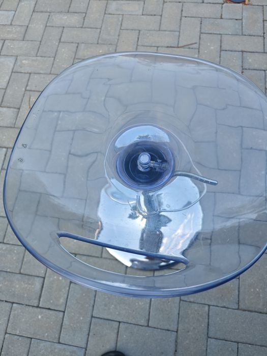 Продавам бар стол