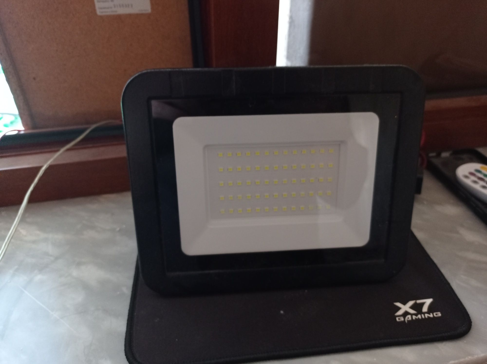 Прожектор новый 50w