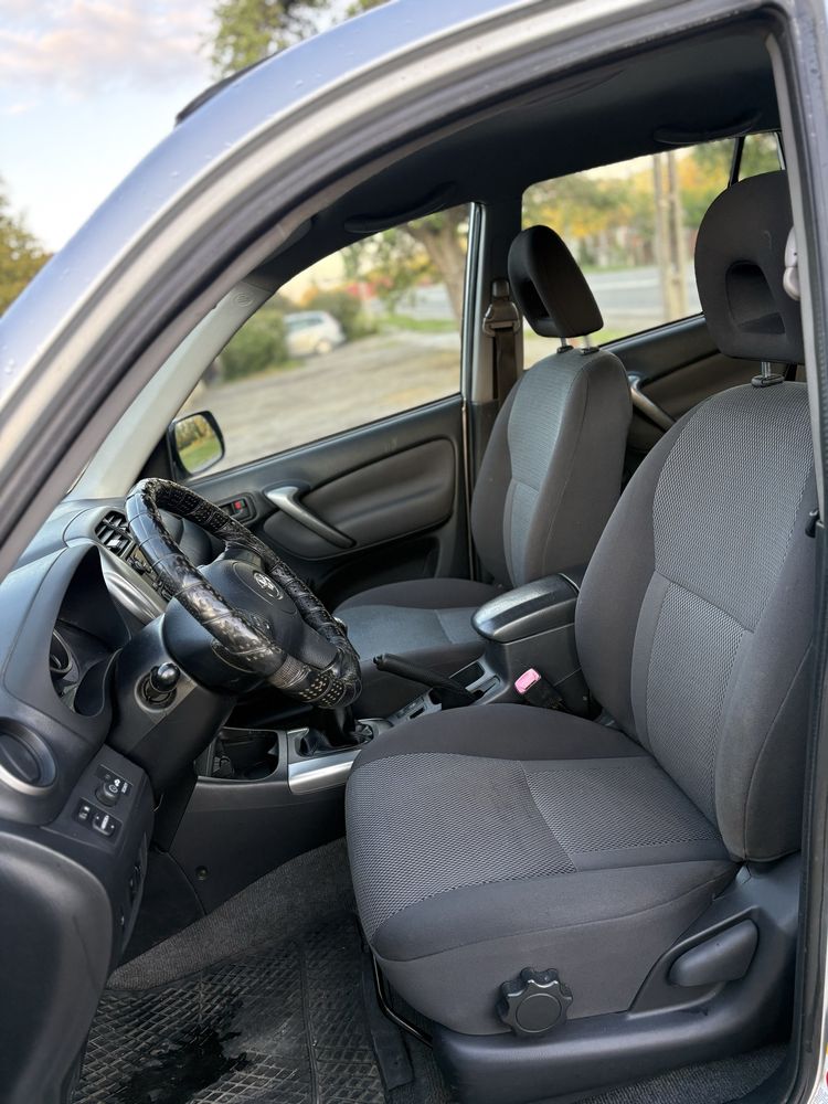 TOYOTA RAV4 4x4 2.0 diesel
