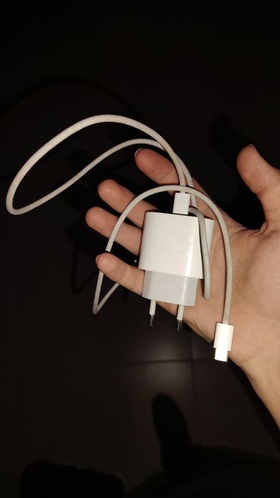 Продам зарядку на айфон, адаптер 20w шнур