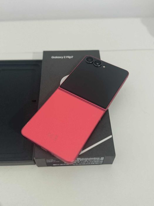 Samsung Z Flip 7 coral red 256 GB
