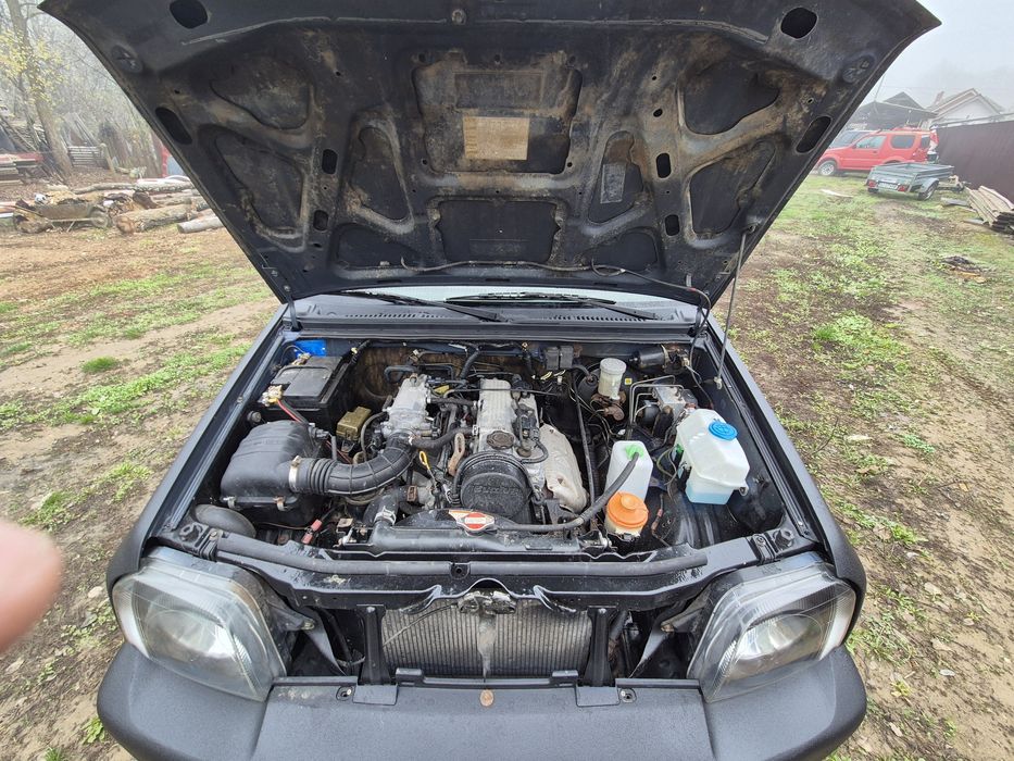 Vand suzuki jimny fara rugina