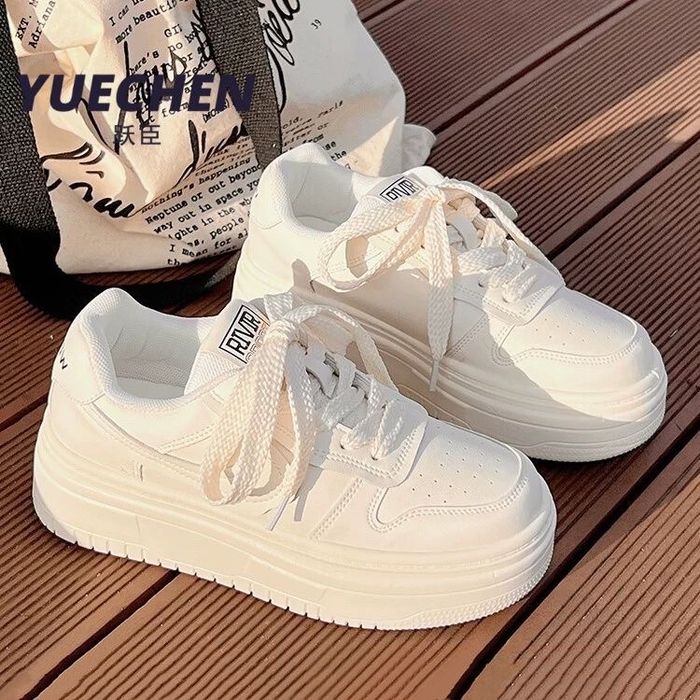 продаются кросовки