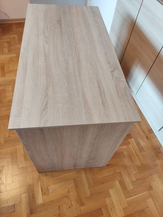 Бюро с три чекмеджета