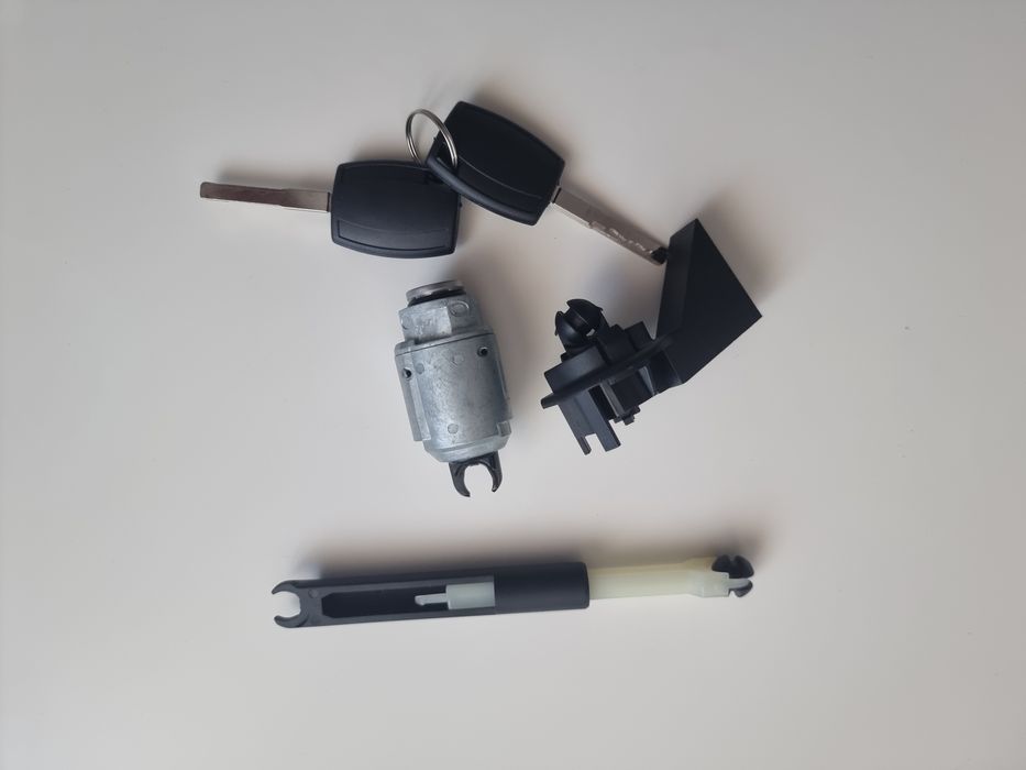 Mecanism / Tija / Butuc  deschidere capota Ford Focus 2 (2004–2012)