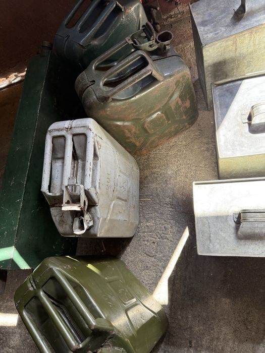 Canistră , modele diferite