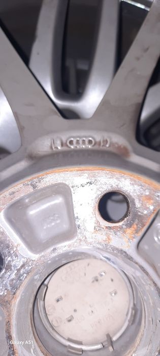 Vând jante originale Audi R 18 + cauciucuri