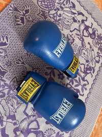 Боксерские перчатки. Everlast синие