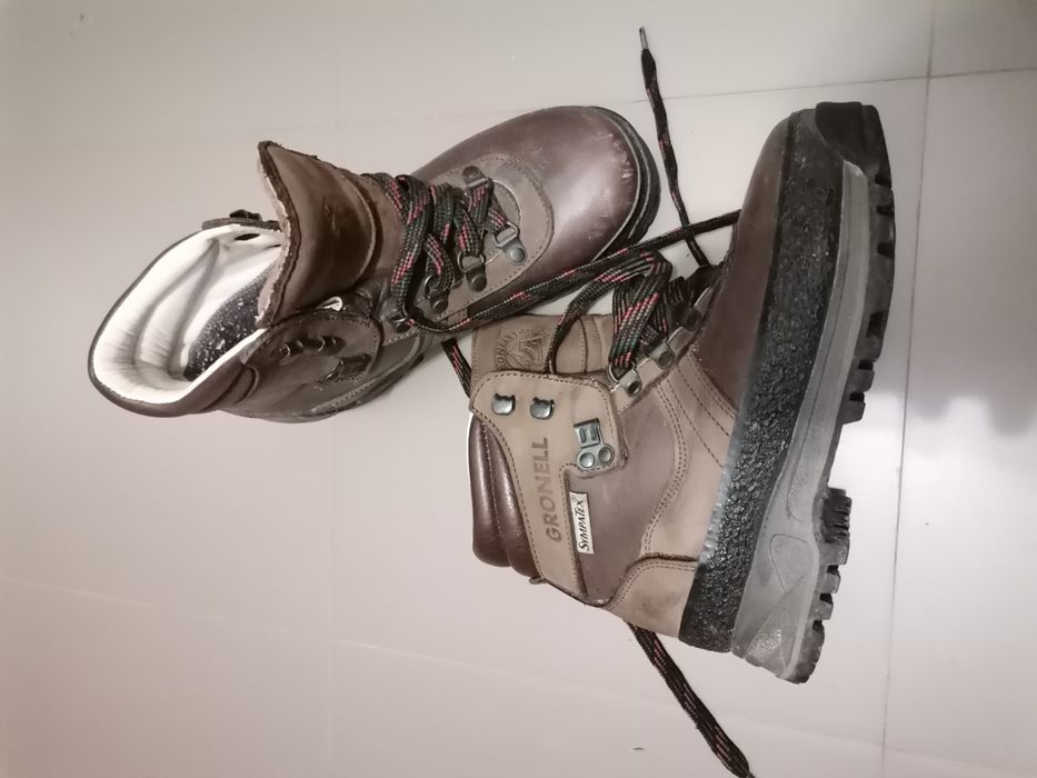 Bocanci tehnici, piele, marca GRONELL, mărimea 36, purtati de două ori