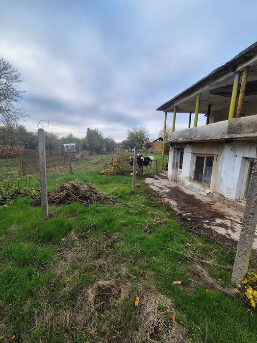 Продавам Къща с.Смочан на 10км от Ловеч
