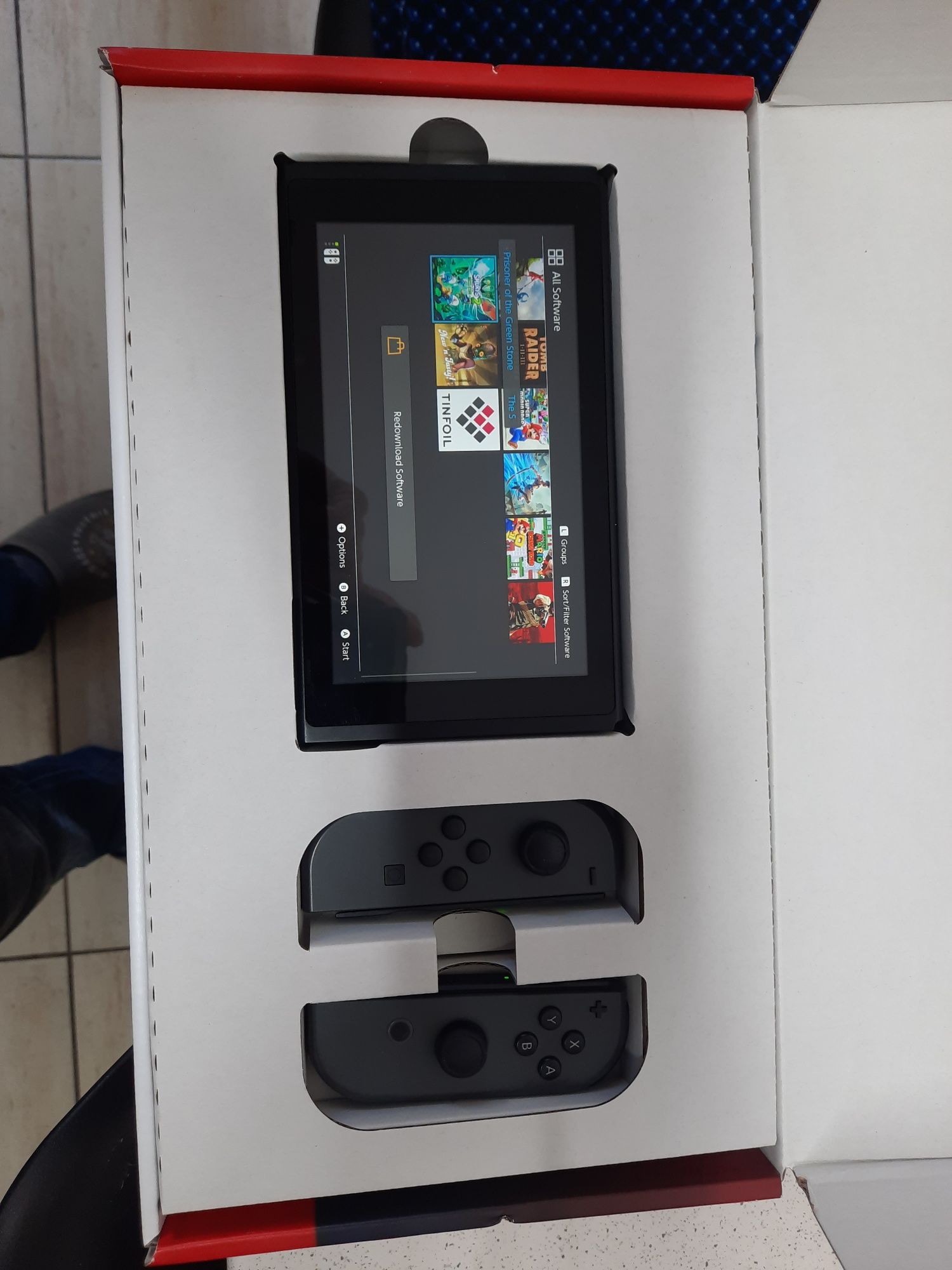 Nintendo switch modat cu cip . Se poate juca și cu controller ps4  ps5