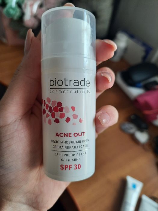 Crema pentru ten gras/sensibil si cu tenta acneica