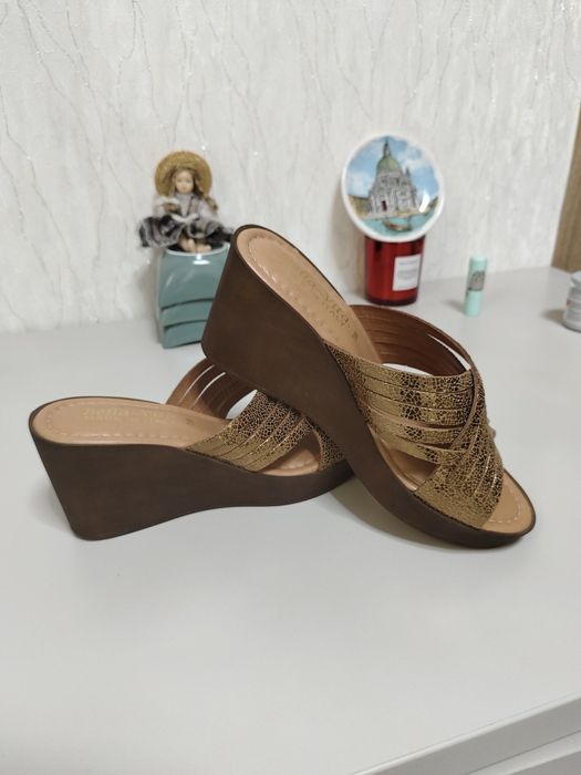 Продаются кожаные шлепки