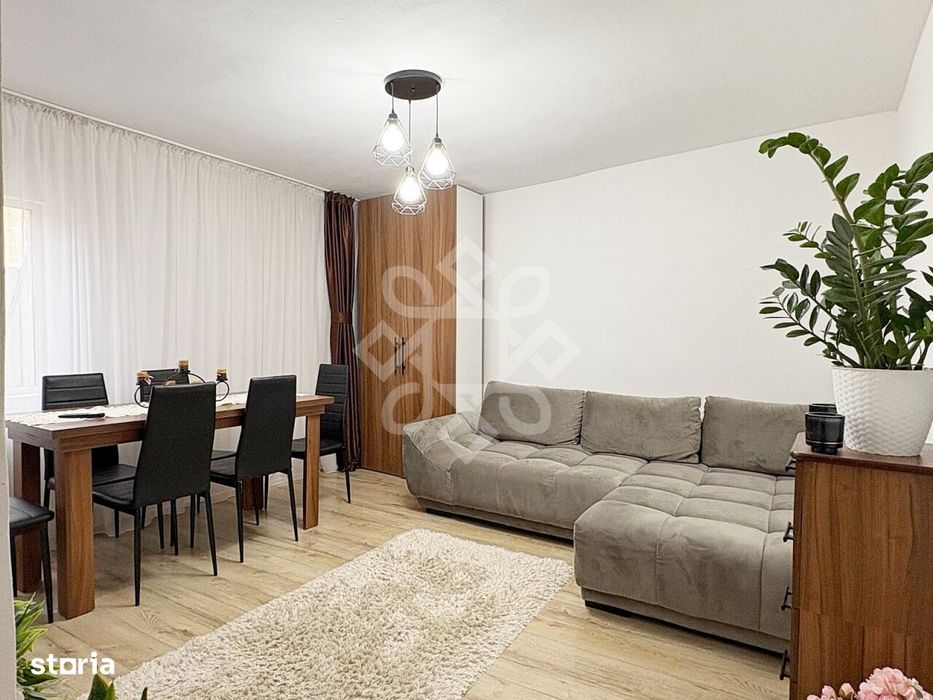 Apartament la curte de vanzare, strada Cardinal Iuliu Hossu Oradea