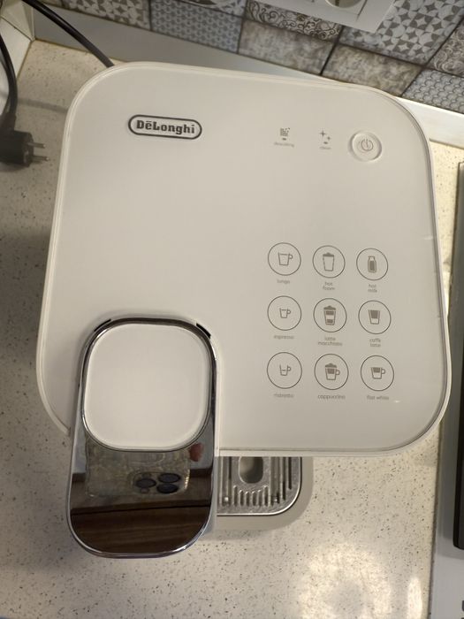 Espressor cu capsule Nespresso by De'Longhi Gran Lattissima, 19 bar