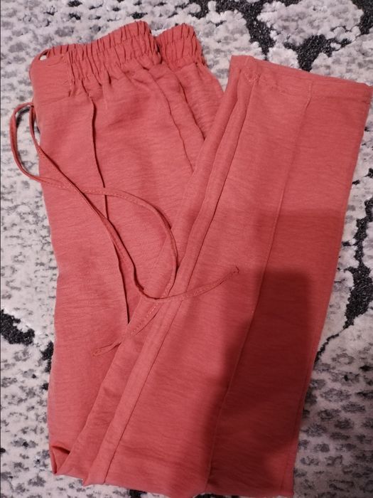 Pantaloni lejeri femei