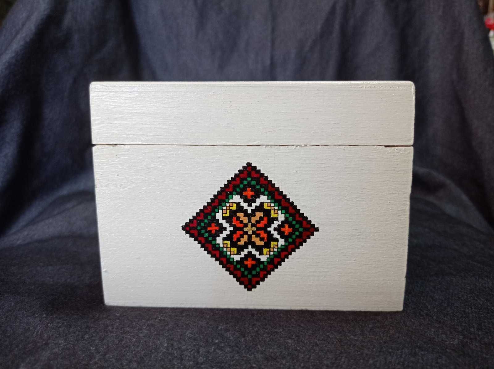 Кутия за бижута с български шевици - ръчна изработка