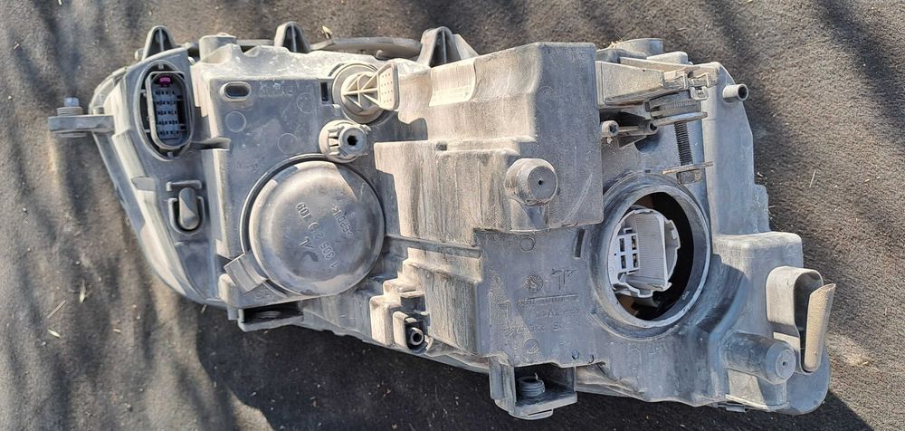 Фарове за Volkswagen Touran II 2015г. 1.6TDI 105к.с